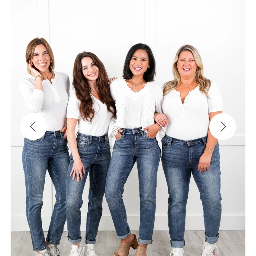 Judy Blue Boyfriend Jeans with  Classic Medium Wash - Picture 2 of 9